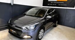 HYUNDAI i20 GråMetal